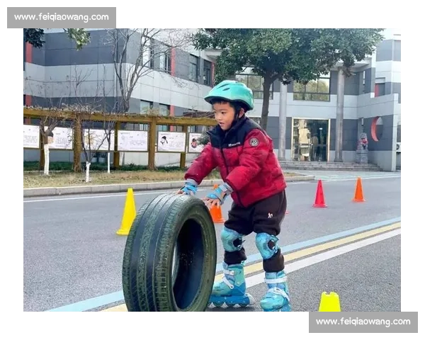快乐轮滑小勇士：幼儿运动比赛精彩瞬间全记录